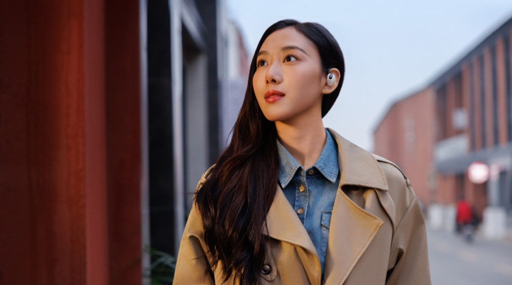 苹果被曝年内推出摄像头AirPods，光帆带摄像头AI耳机本月开售