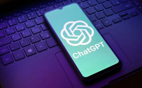 OpenAI升级ChatGPT应用：长按发送键可选智能等级，网页新增对话目录