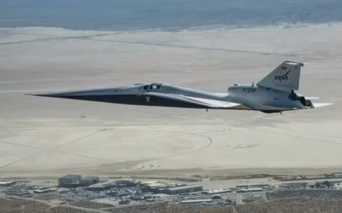 NASA X-59静音超音速飞机完成关键试飞，为居民区上空测试铺路