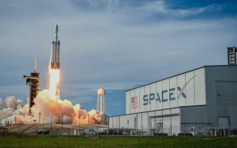 SpaceX上市三日股价飙升45% 市值逼近3万亿美元