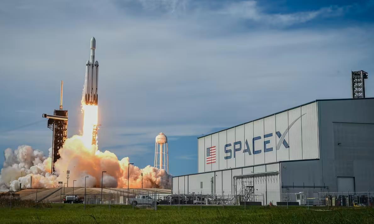 SpaceX上市三日股价飙升45% 市值逼近3万亿美元