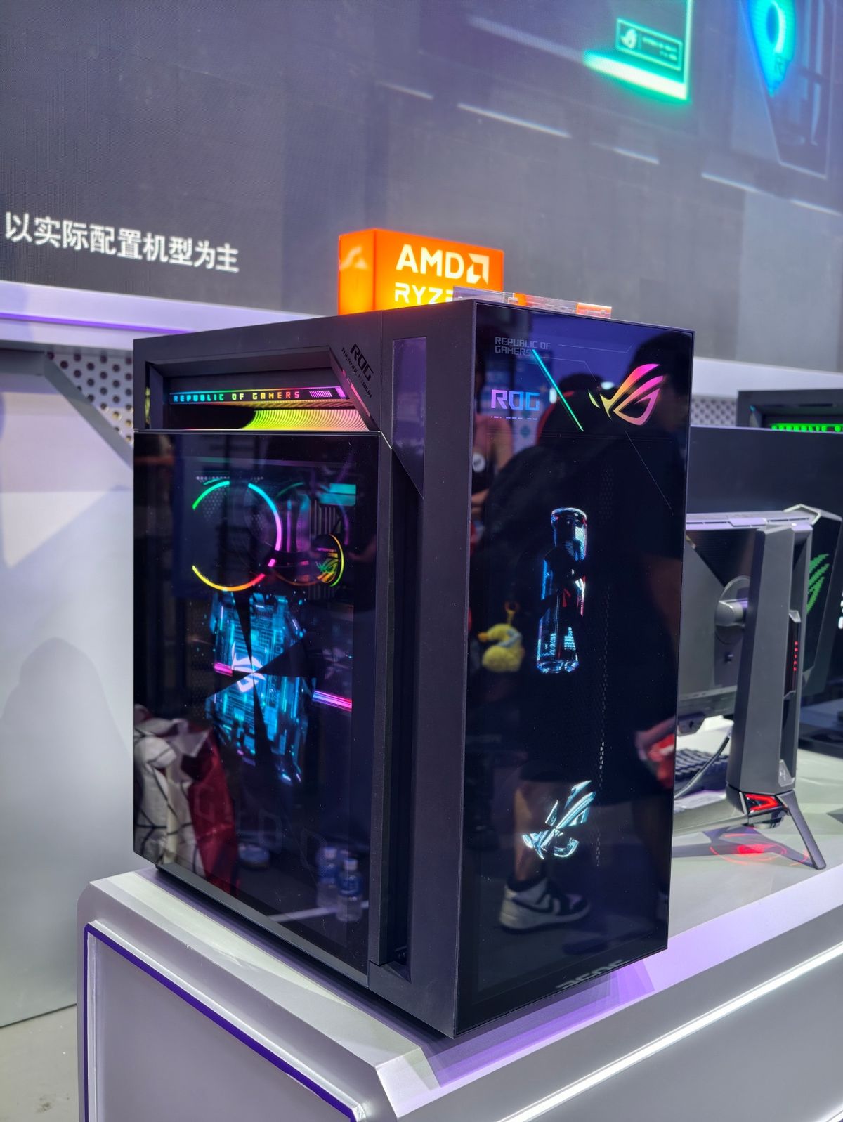 Intel笔记本上演“五世同堂”!是实力 也是无奈