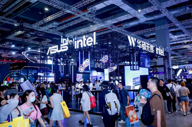 酷睿Ultra战力Plus,英特尔携九大合作伙伴亮相Bilibili World 2026