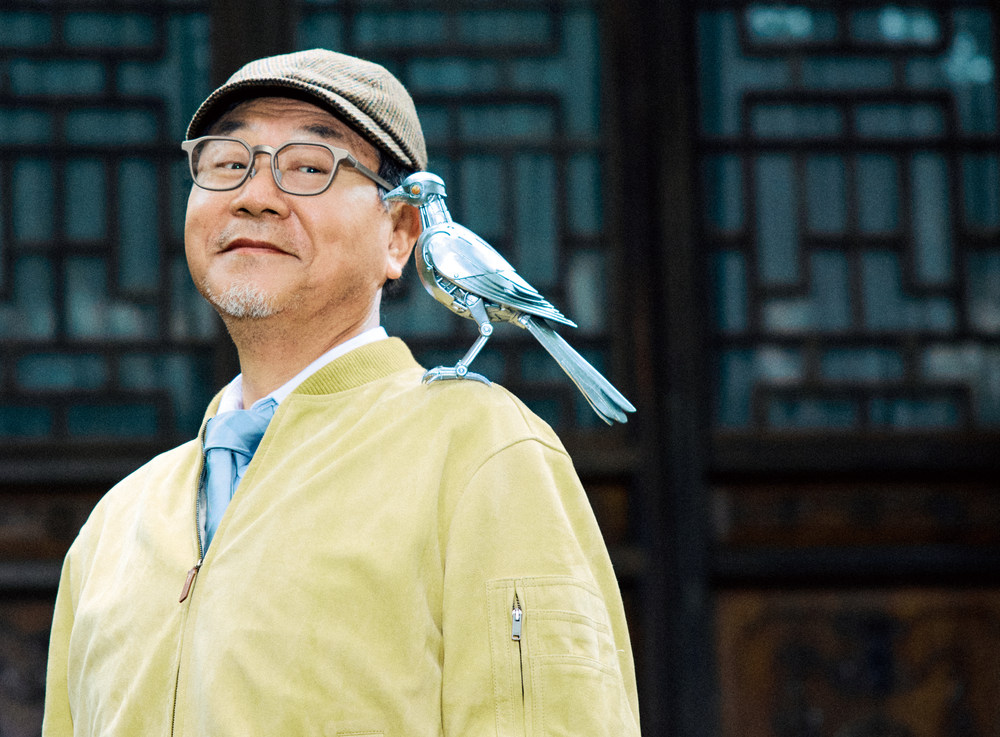 AI眼镜将创造十倍于手机的社会价值!雷鸟李宏伟荣膺“2026年度AI人物”