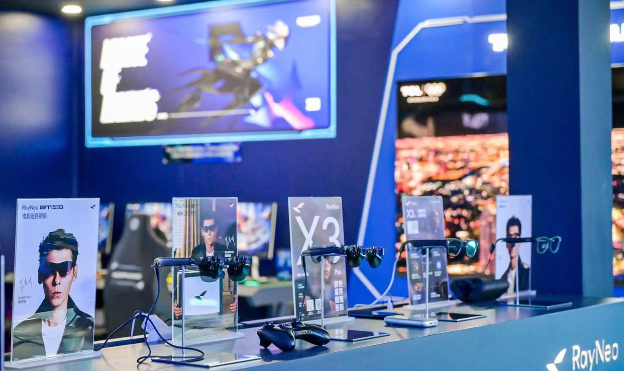 雷鸟创新全系产品亮相ChinaJoy 全天候AI眼镜雷鸟iO同步登台
