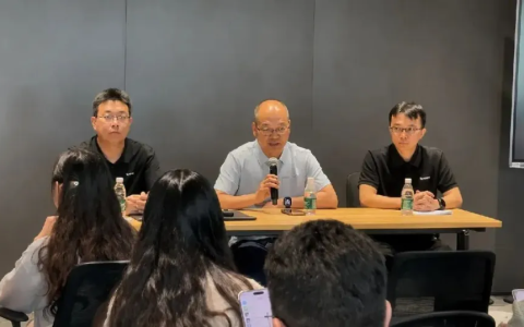 腾讯开源三大具身基座模型，首席科学家张正友详解“三层脑”如何破解机器人反应慢