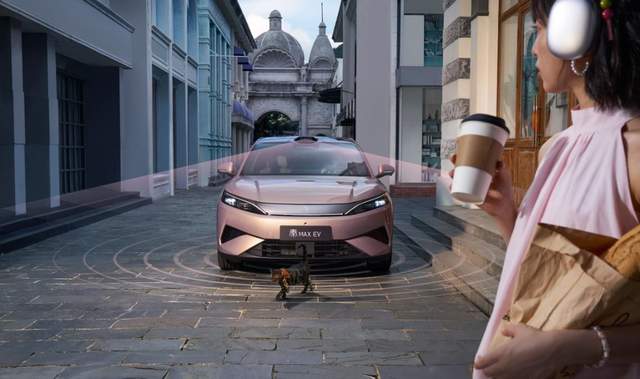 比亚迪秦MAX EV/DM-i双车上市,重新定义B级轿车价值标准