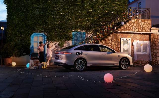 比亚迪秦MAX EV/DM-i双车上市,重新定义B级轿车价值标准