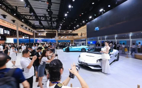 千匹马力破界而来！腾势Z燃爆成都车展，重塑全球超跑新秩序