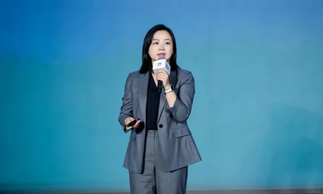 打造AI基础设施新范式,华为源网荷储AIDC解决方案亮相