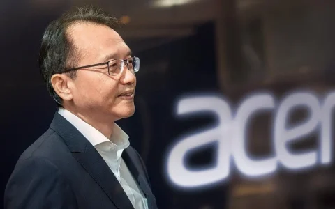 AI研发该不该放缓？宏碁创始人：停不下来，关键在治理