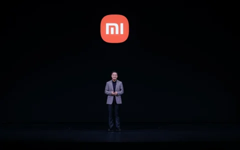 小米数字系列迎来史上最大升级，卢伟冰：AI全面改造智能手机的开始