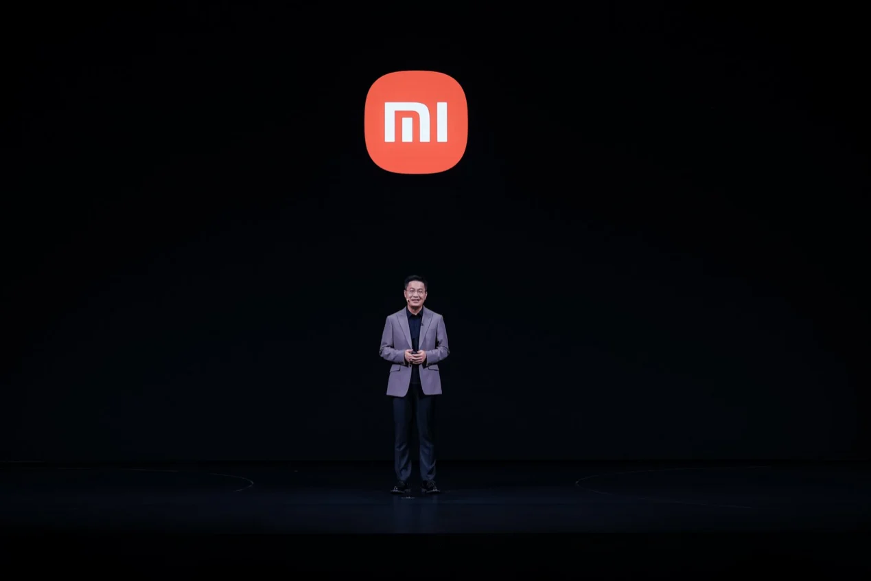 小米数字系列迎来史上最大升级,卢伟冰:AI全面改造智能手机的开始
