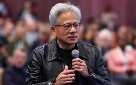 英伟达黄仁勋放话：AI公司要监管就别要豁免