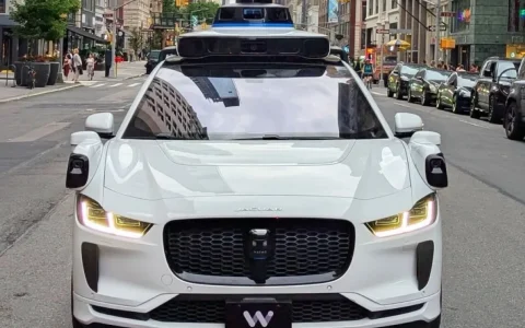 Waymo 公布 2.71 亿英里自动驾驶数据：严重事故比人类驾驶员少 95%