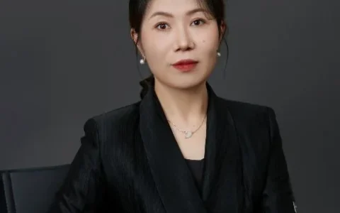 施耐德电气丁晓红：从点点微光到熠熠星河，工业AI规模化需跨越三重台阶