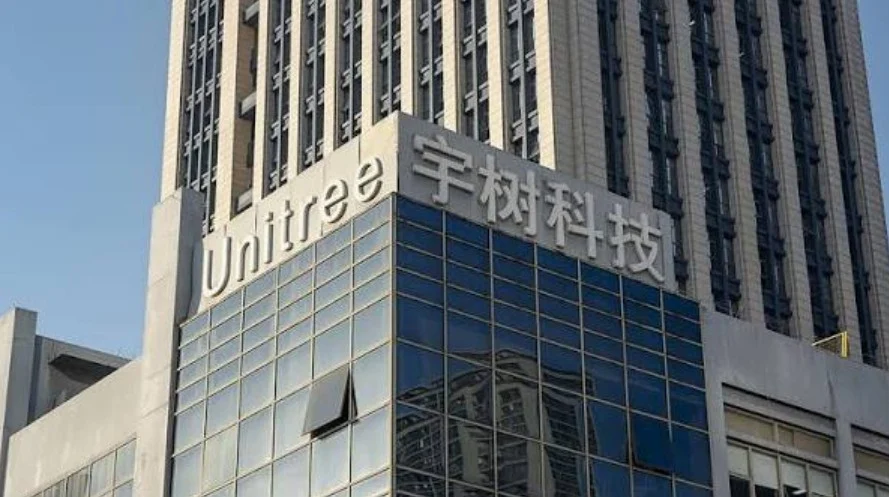机器人能攀爬会格斗还说相声 宇树天津展示中心投用