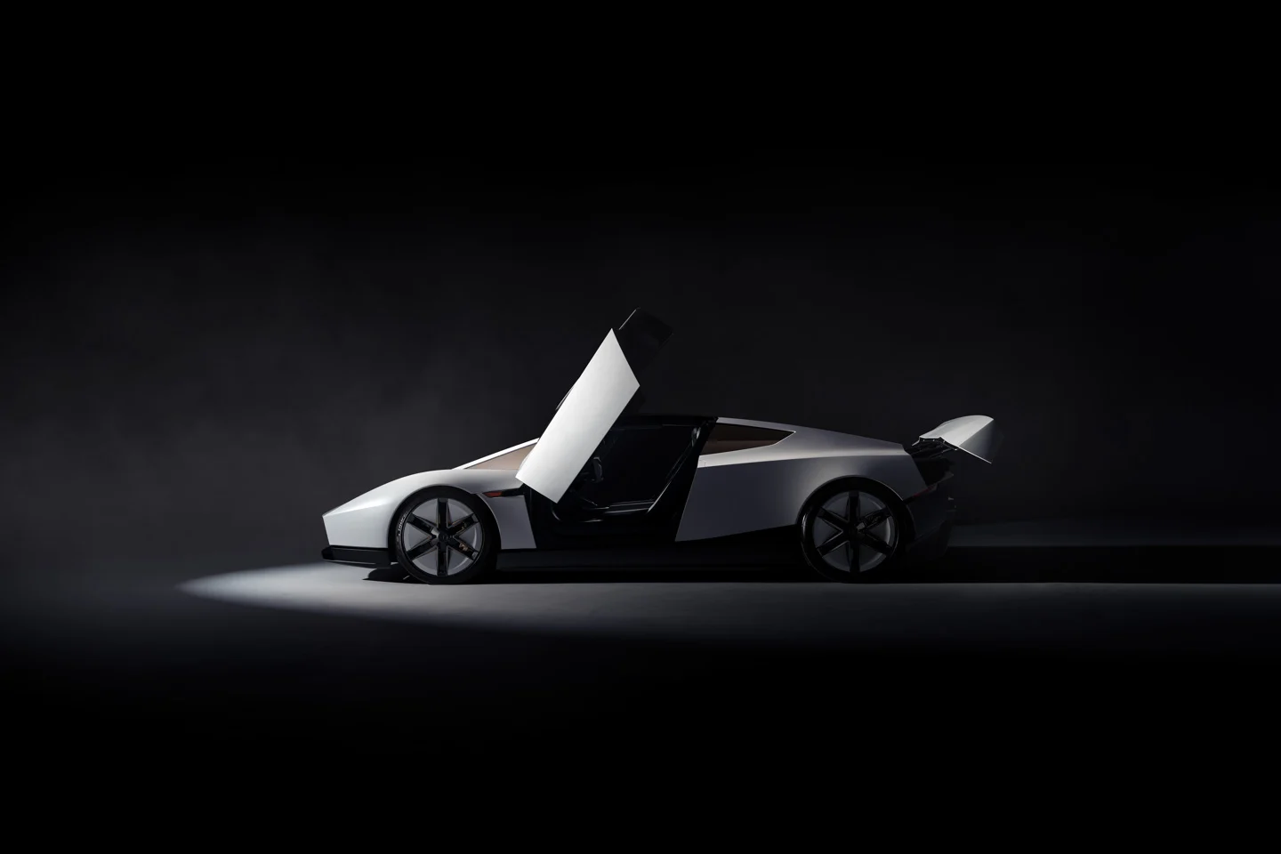 特斯拉 Roadster 会飞归谁管?FAA 称不符合飞行器定义